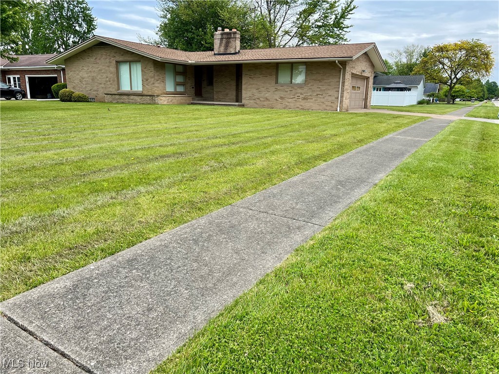 2745 W Skyline Drive, Lorain, Ohio image 1