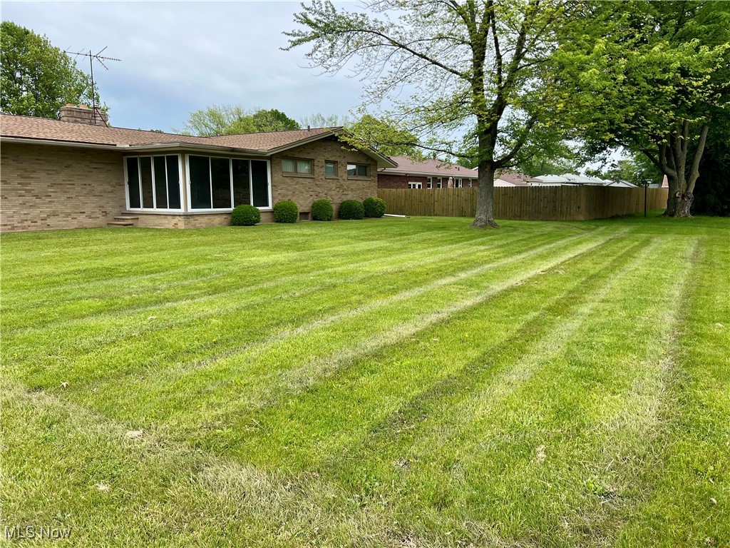 2745 W Skyline Drive, Lorain, Ohio image 3