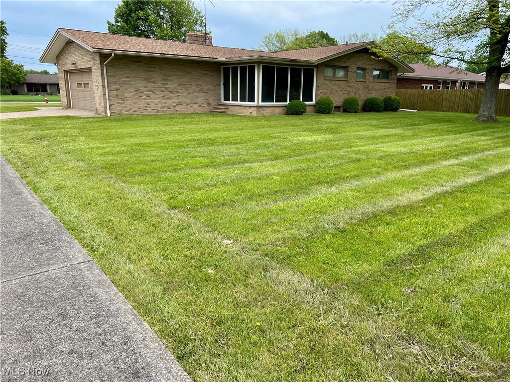 2745 W Skyline Drive, Lorain, Ohio image 2