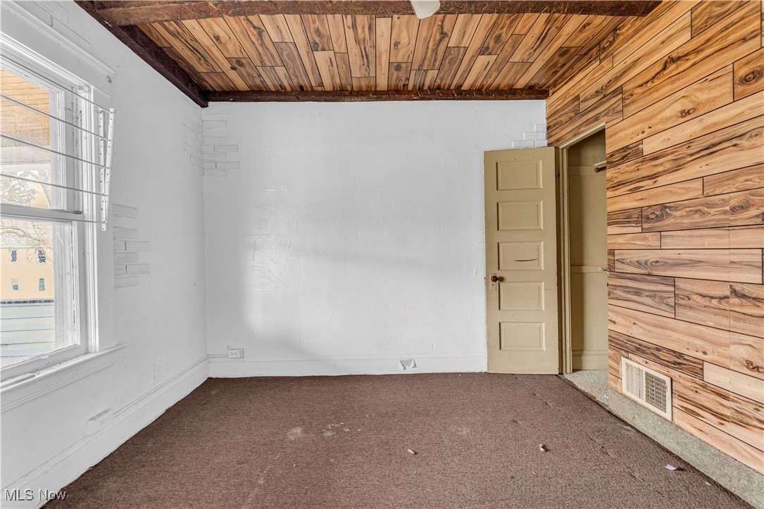 Walworth Realty Co - Residential Income