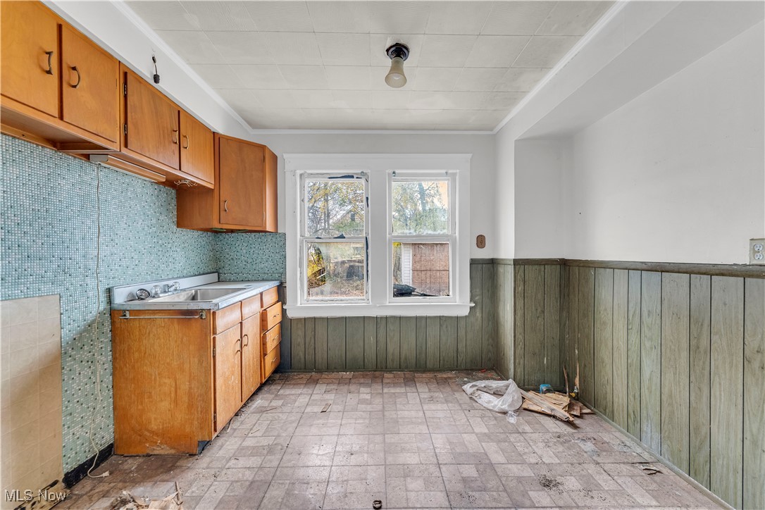 Walworth Realty Co - Residential Income