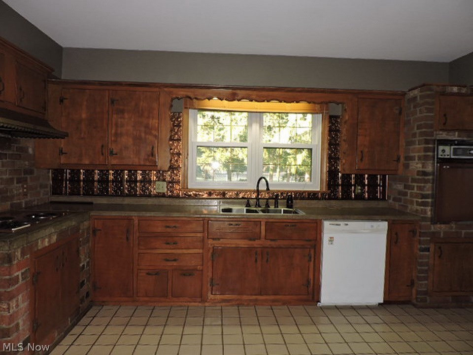 Belmont Realty Co 02 - Residential