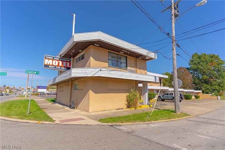 Photo 1 of 18 — 5235 Market Street, Youngstown, OH 44512
