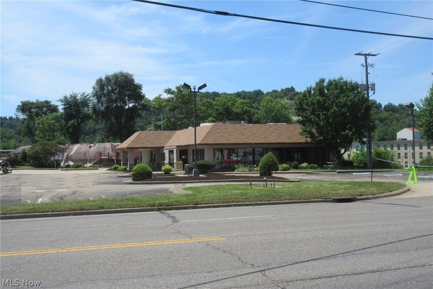 Formerly McDonalds- 20 year restriction on fast food/ may permit sit down, full service style restaurant.
