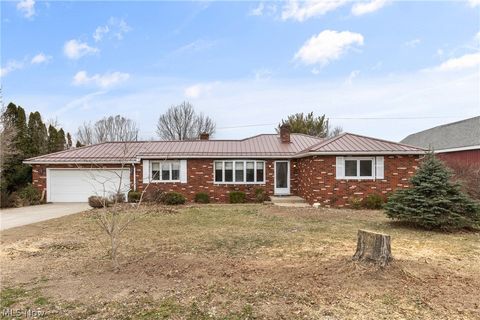 Photo of 70828 Crescent Road, St Clairsville, OH 43950 (MLS # 5190603)