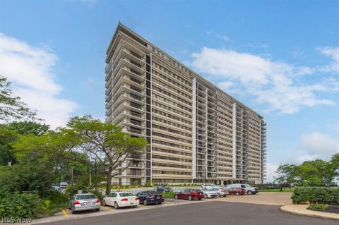 Condo For Sale - 12550 Lake Avenue<br/> Cuyahoga County, Lakewood, OH 44107
