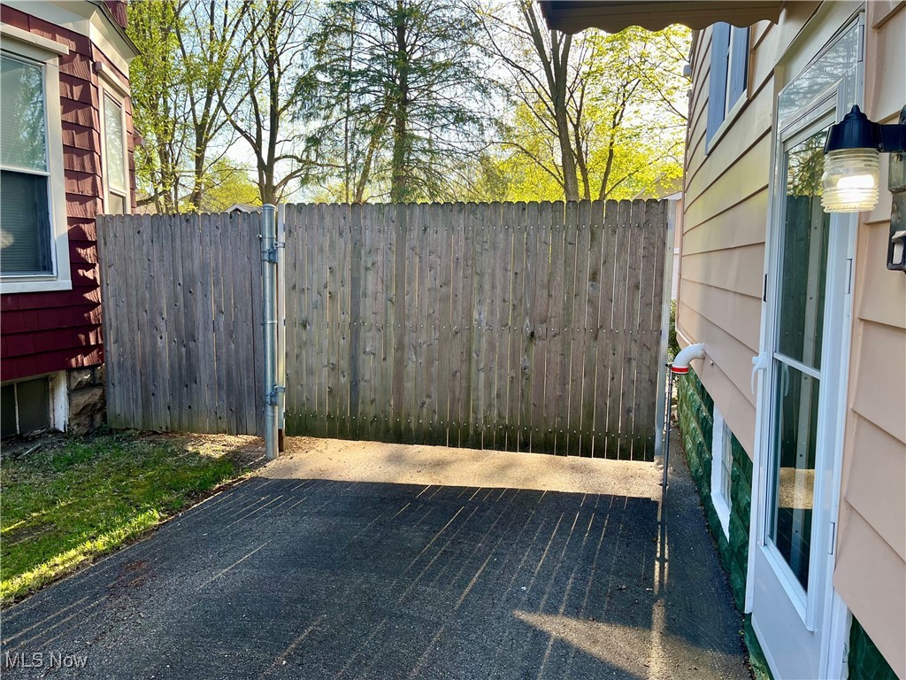 817 Avon Street, Akron, Ohio image 3
