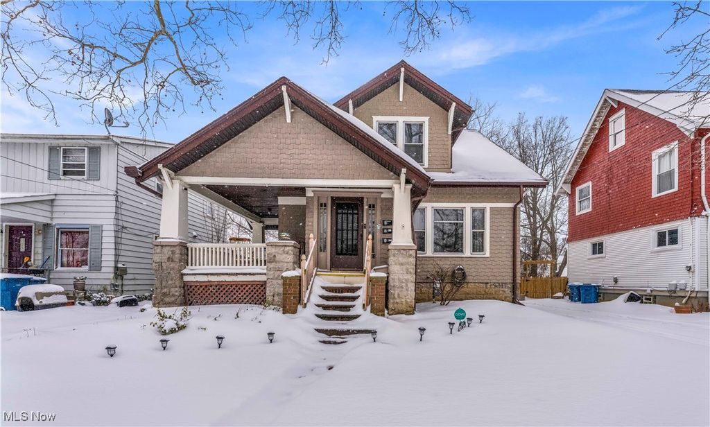 Photo of 1041 W 10th Street #3, Lorain, OH 44052 (MLS # 5184407)