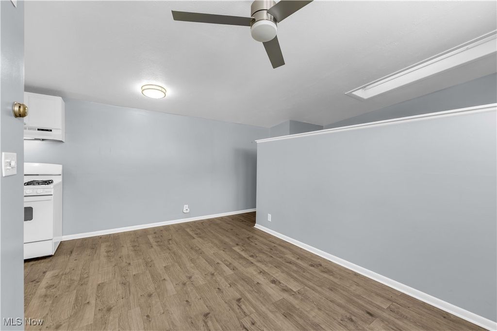 Photo of 1041 W 10th Street #3, Lorain, OH 44052 (MLS # 5184407)