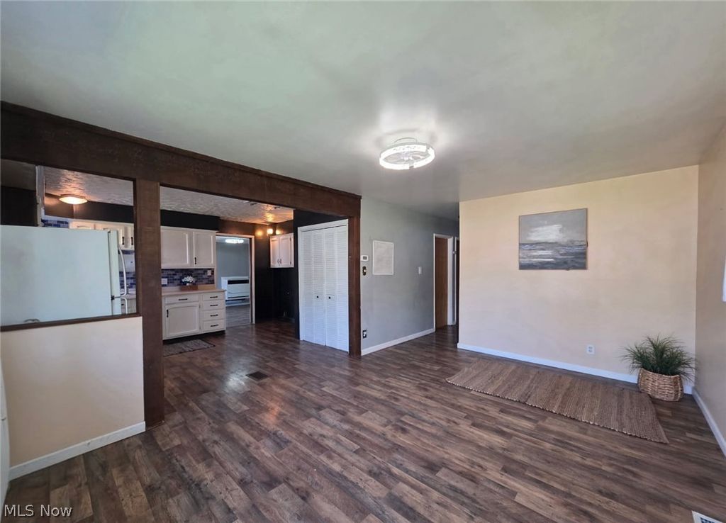 Photo of 251 N Beverly Avenue, Youngstown, OH 44515 (MLS # 5203405)