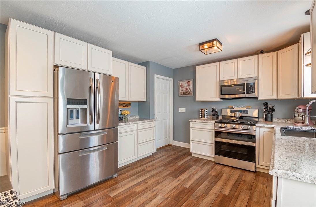 Rex Lake View - Residential