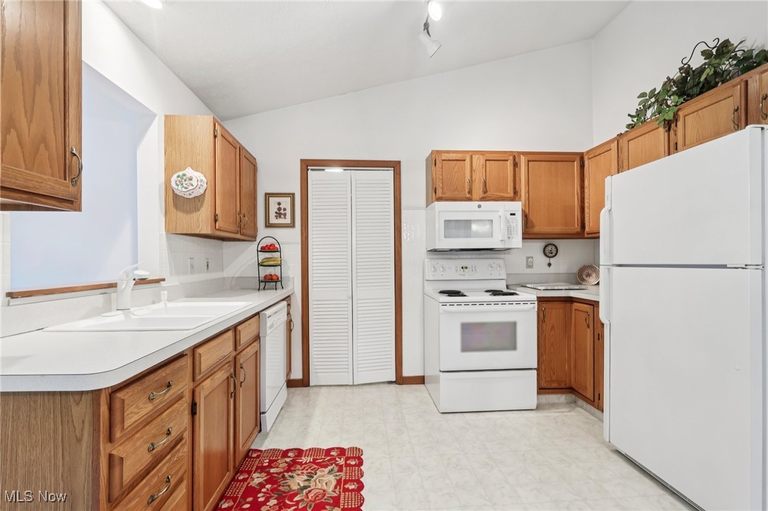 Avon Woods Condo - Residential