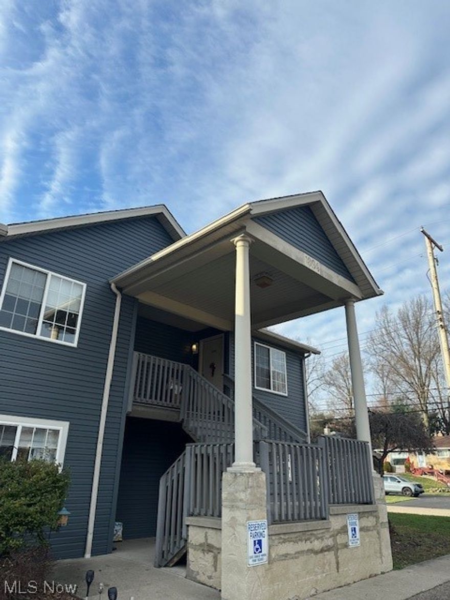 Dont miss this modern, bright and sunny first floor apartment available in the Springfield Lake/Ellet Area! This spacious 1 bedroom unit offers an open kitchen, dining and living room area and very spacious bedroom with a huge walk in closet! Washer and dryer hookups in the unit, or take advantage of the coin operated laundry room on site! No Pets, No indoor smoking. All adult occupants must fill in an online application that runs credit, bankruptcy, criminal and eviction history plus income verification. $50 app fee per person. 2.5X income to rent. 600+ credit score is passing. No eviction history, no recent bankruptcy.