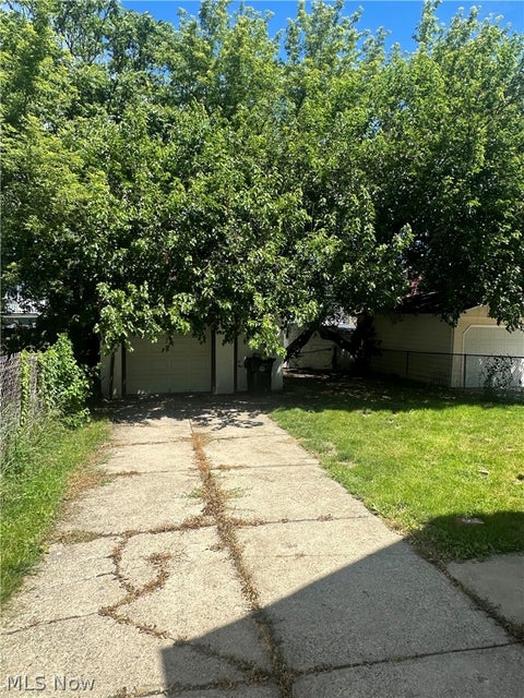 Tiny photo for 2916 Searsdale Avenue, Cleveland, OH 44109 (MLS # 5221353)