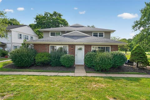Condo For Sale - 3826 Twin Pines Drive<br/> Green, OH 44685