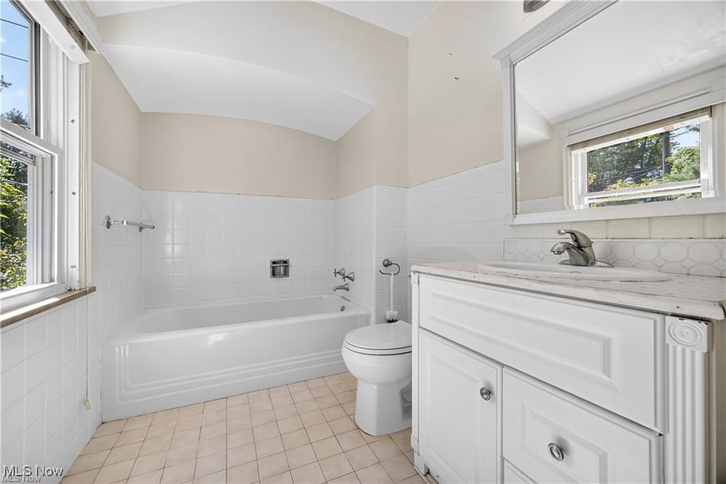 University Heights, Ohio 44118, United States, 3 Bedrooms Bedrooms, ,2 BathroomsBathrooms,Residential,Active,213678