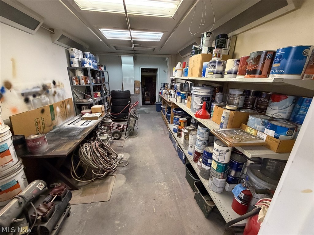 Downs & Hintons Acreage Allot - Commercial Sale