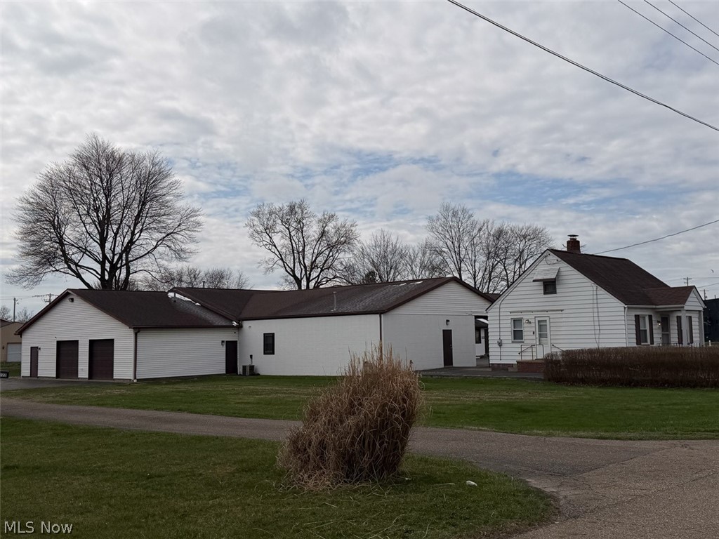 Downs & Hintons Acreage Allot - Commercial Sale