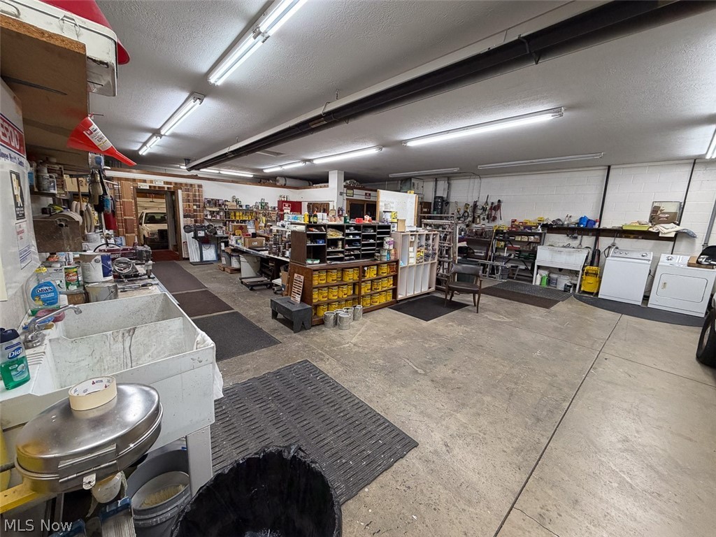 Downs & Hintons Acreage Allot - Commercial Sale