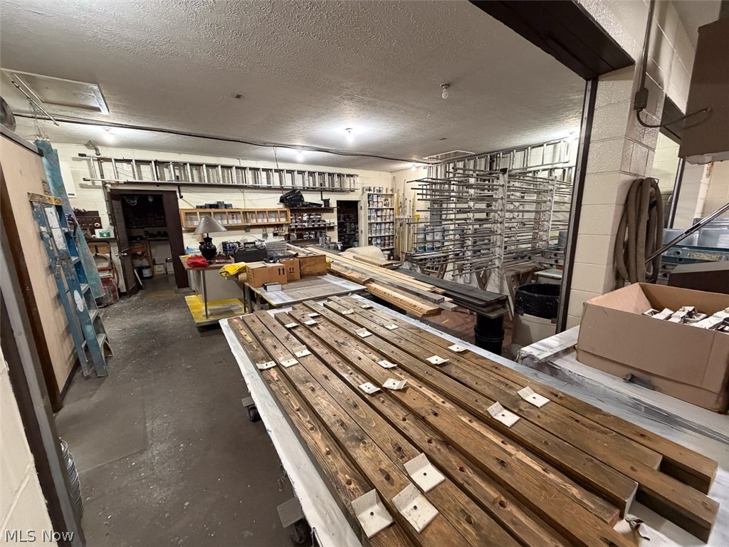 Downs & Hintons Acreage Allot - Commercial Sale