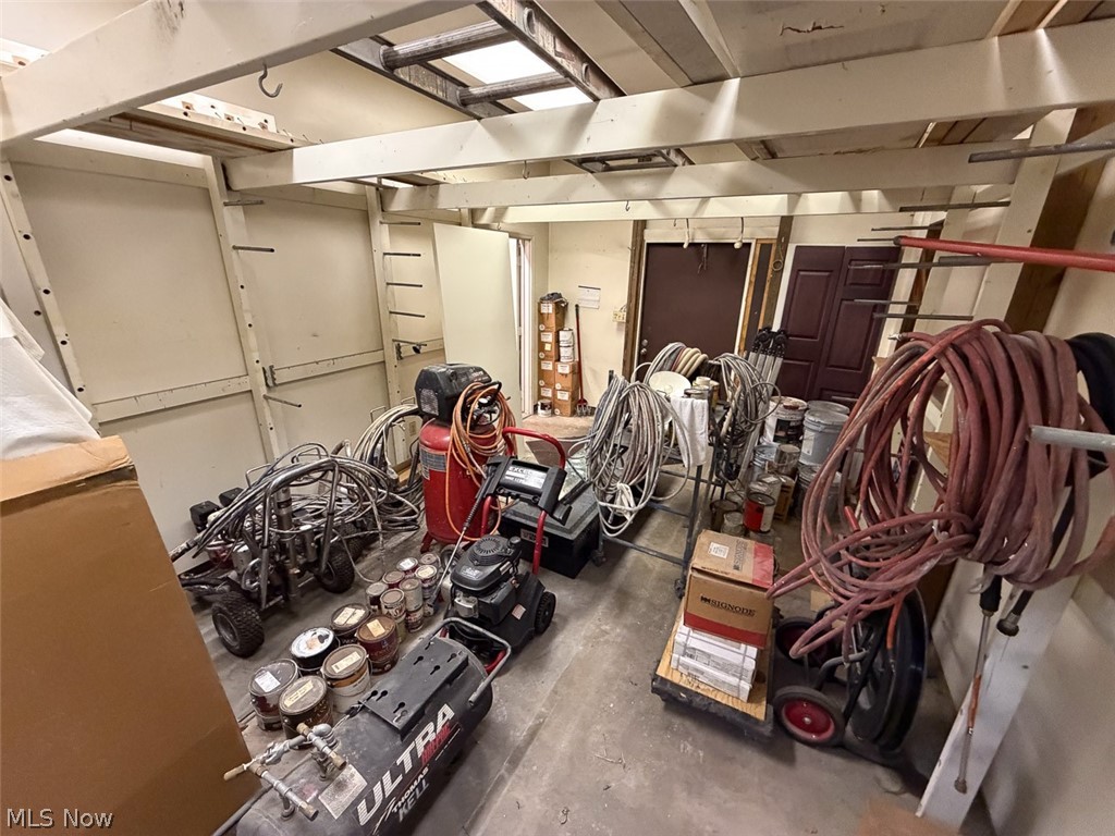 Downs & Hintons Acreage Allot - Commercial Sale