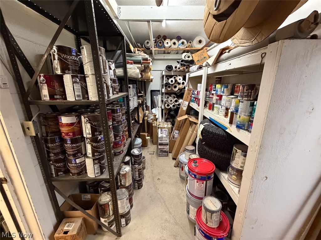 Downs & Hintons Acreage Allot - Commercial Sale