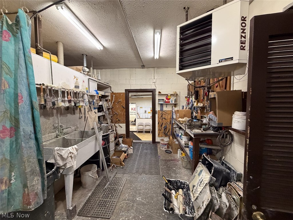 Downs & Hintons Acreage Allot - Commercial Sale