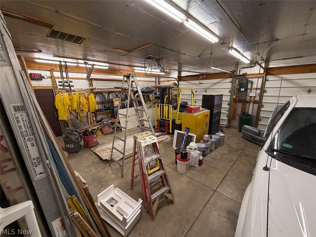 Downs & Hintons Acreage Allot - Commercial Sale