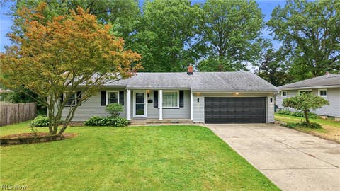 Homes For Sale - 4258 Staatz Drive<br/> Youngstown, OH 44511