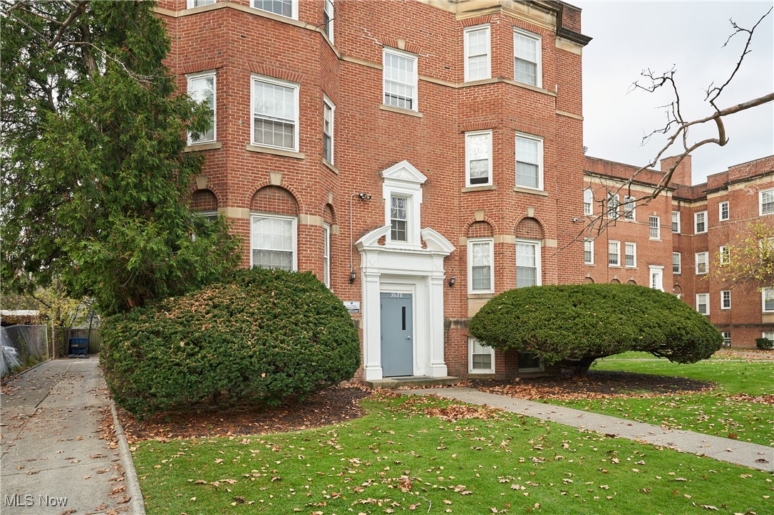 3016 S Moreland Boulevard