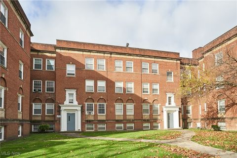 3016 S Moreland Boulevard Cleveland OH 44120