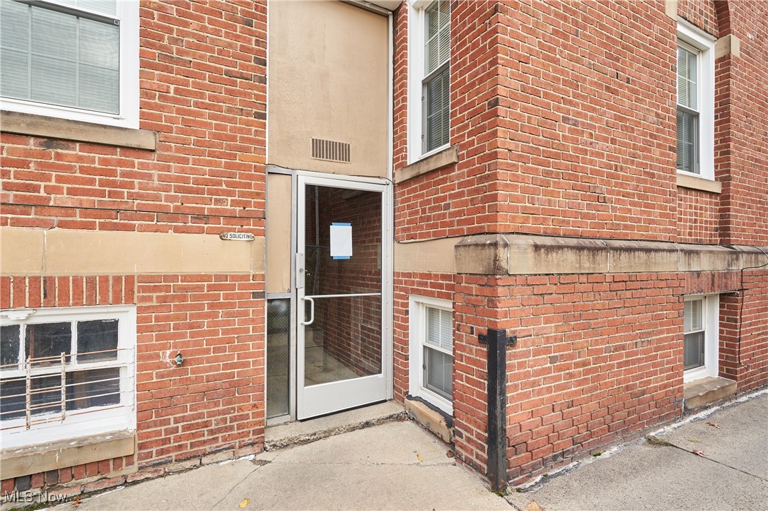 Cleveland, Ohio 44120, United States, ,Commercial,Contingent,32613