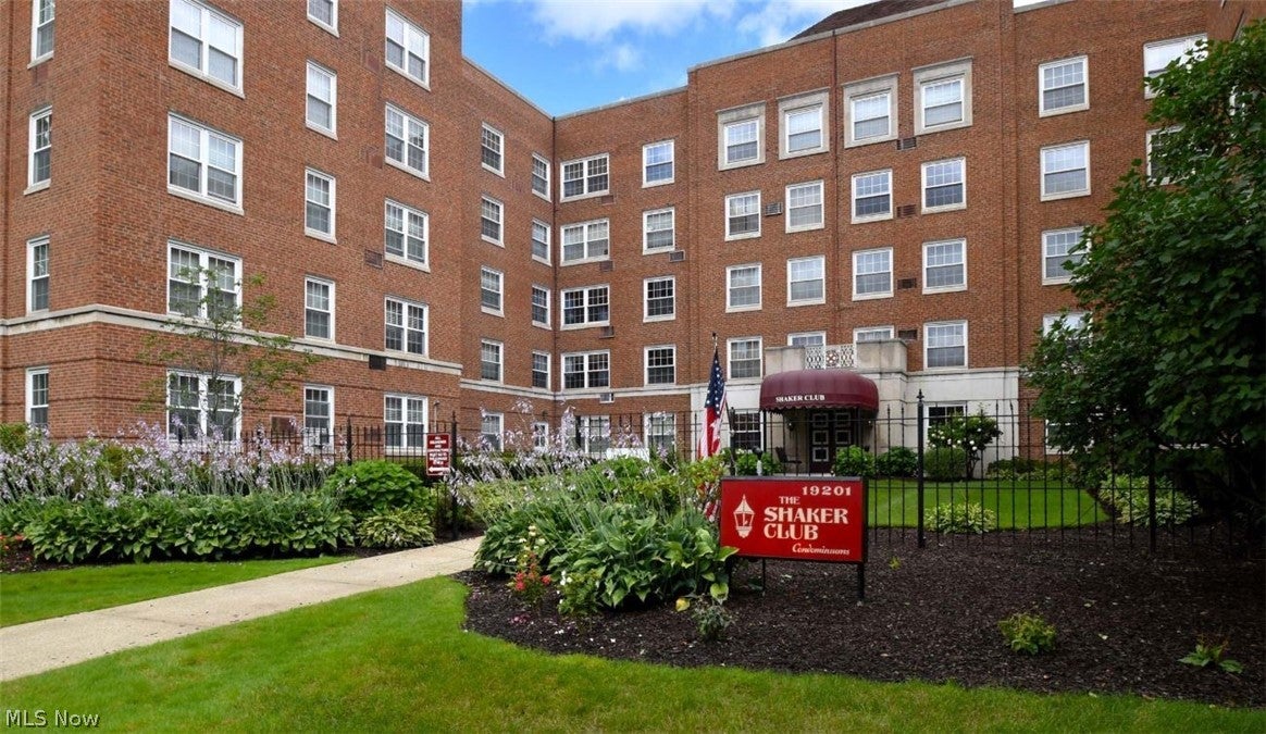 19201 Van Aken Boulevard 508