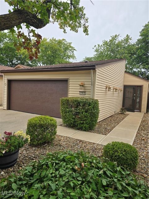 32952 Fern Tree Lane, North Ridgeville, OH 44039 - #: 5156582