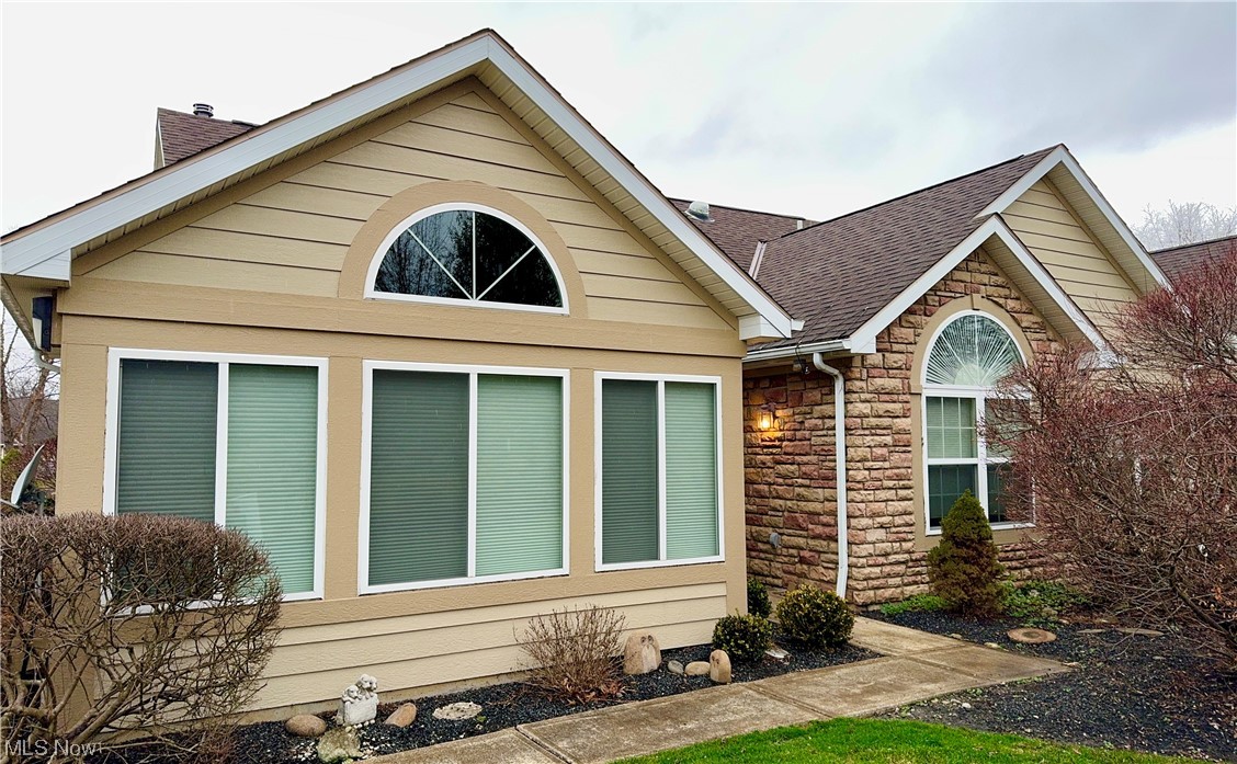 Villas/Hawthorn Woods Condo - Residential