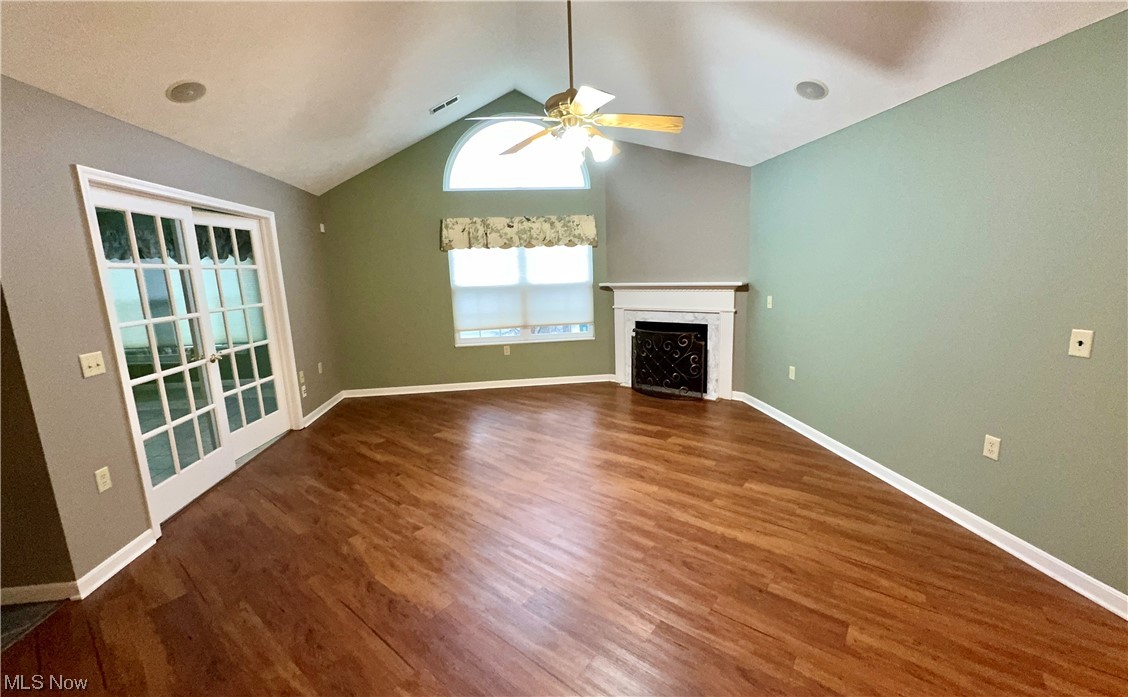 Villas/Hawthorn Woods Condo - Residential