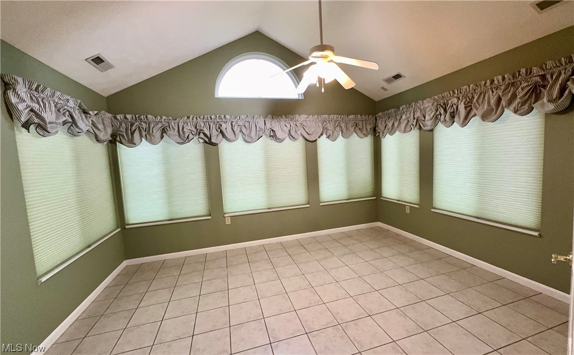 Villas/Hawthorn Woods Condo - Residential