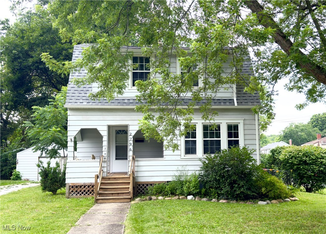 2796 Fairview Place offers the perfect opportunity to create a lovely home that will shine in the neighborhood! This spacious home offers endless possibilities with its generous square footage and location. Bring your vision and begin the transformation. 3 bedroom home situated on a corner lot and close proximity to Cuyahoga Falls Riverfront, restaurants, medical facilities and shopping.
Newer roof, basement waterproofing as well as 2 car detached garage. Fenced in rear yard for safety of children and pets. Recommend replacement of deck to fully enjoy making memories with family and friends!