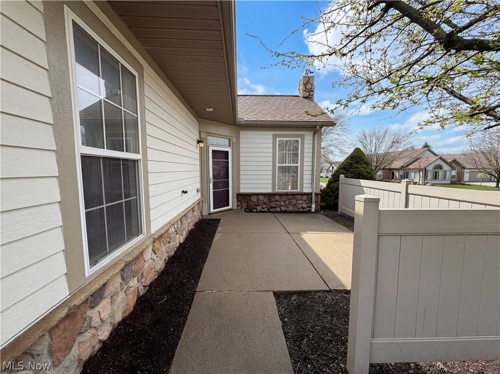 Photo of 554 Crossings Circle, Tallmadge, OH 44278 (MLS # 5198675)