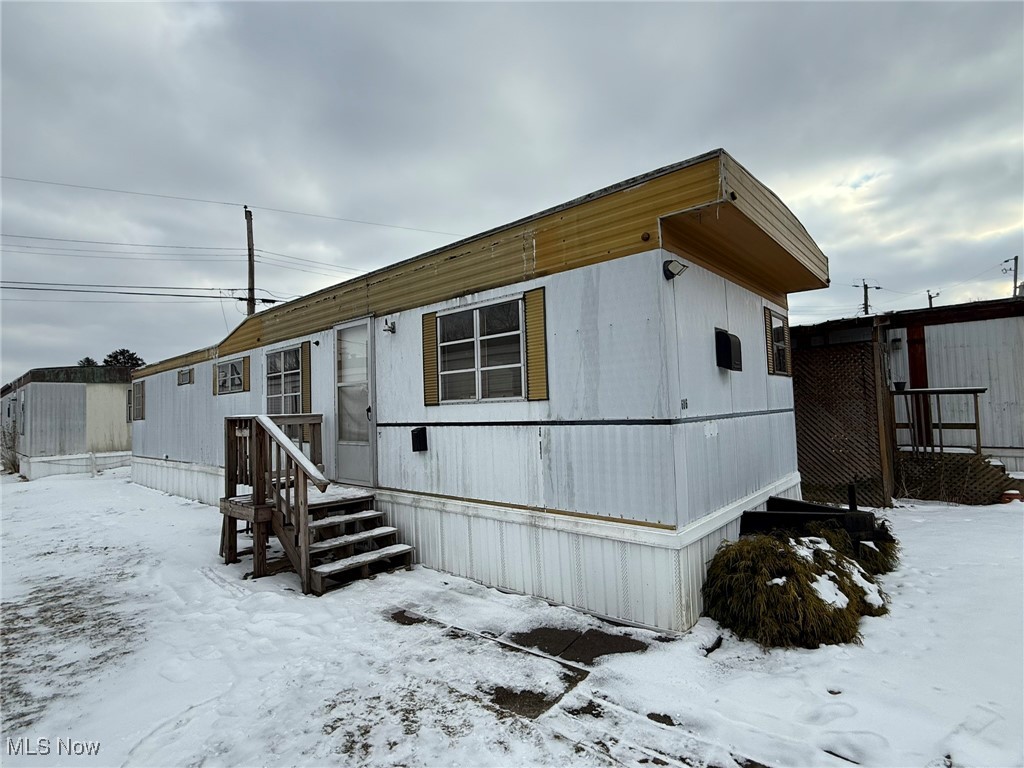 606 Karen Avenue, New Philadelphia, Ohio image 2