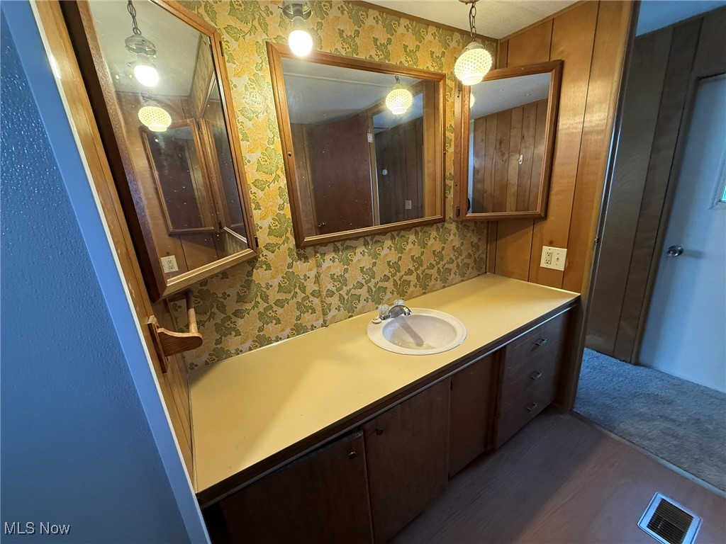 606 Karen Avenue, New Philadelphia, Ohio image 15