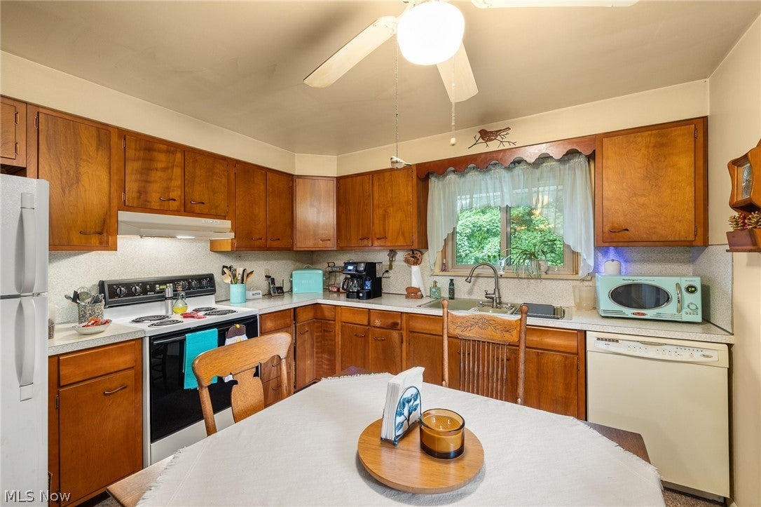 1807 Hanley Road W