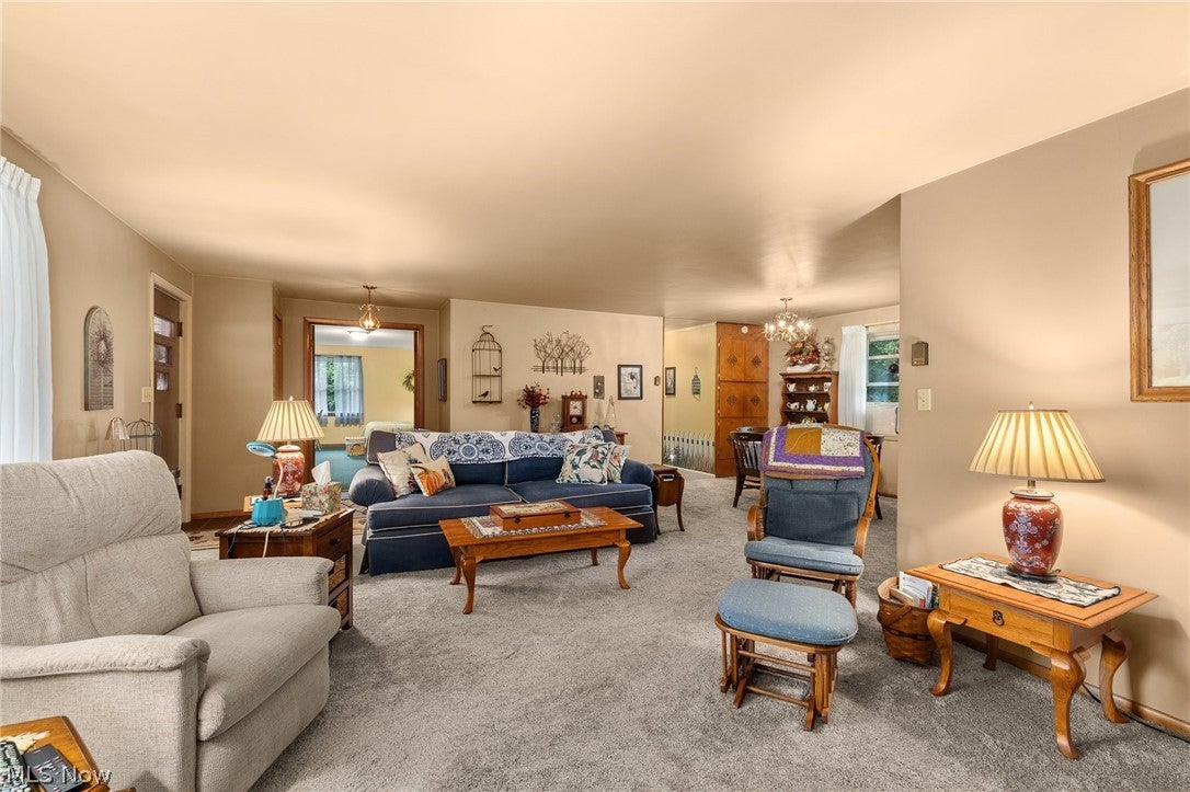 1807 Hanley Road W