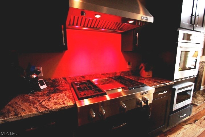 Beachcliff Row Condo - Residential