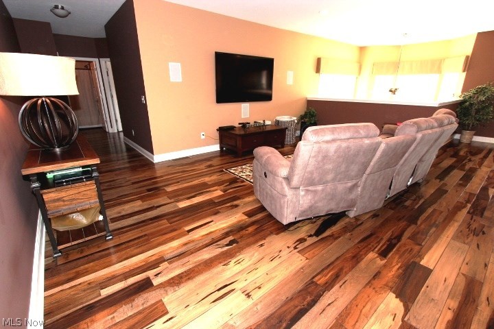 Beachcliff Row Condo - Residential