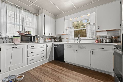 Tiny photo for 2616 Ridgewood Avenue, Alliance, OH 44601 (MLS # 5202373)