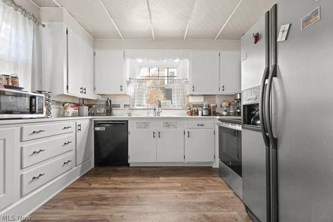 Tiny photo for 2616 Ridgewood Avenue, Alliance, OH 44601 (MLS # 5202373)