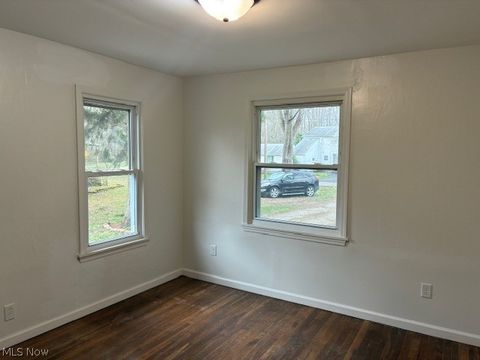 Tiny photo for 792 Allison Avenue NW, Warren, OH 44483 (MLS # 5198025)