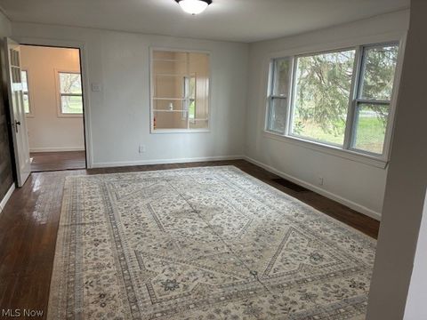 Tiny photo for 792 Allison Avenue NW, Warren, OH 44483 (MLS # 5198025)