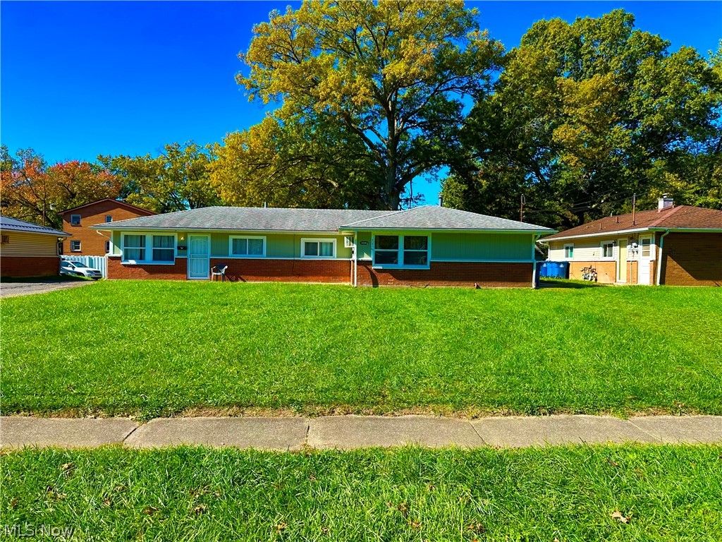 Photo of 3020 Northgate Avenue, Liberty, OH 44505 (MLS # 5207307)